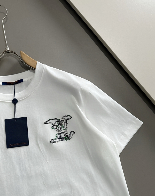 ブランドTシャツ側面デザイン